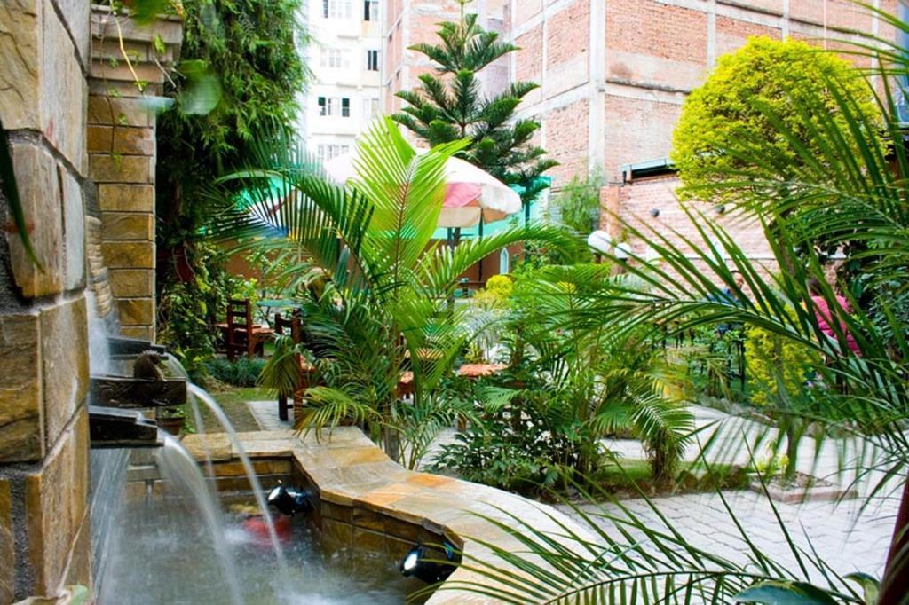 Hotel Florid Kathmandu Exteriör bild